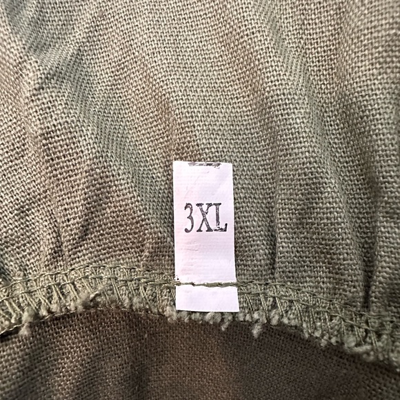 Beautiful dress. New without tags. Never worn - Picture 3 of 7